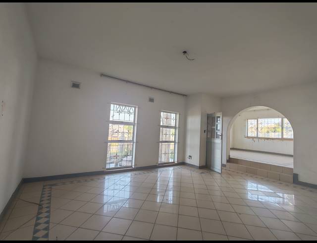 5 BEDROOM FREESTANDING FOR SALE IN TONGAAT BEACH